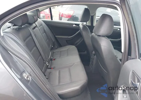 2012 Volkswagen Jetta Se z USA, uszkodzony, nr VIN 3VWDX7AJ3CM367423